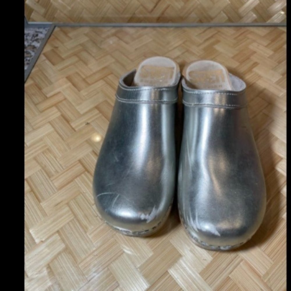 Sven Womens Swedish Leather & Flexible Clog Sz 41